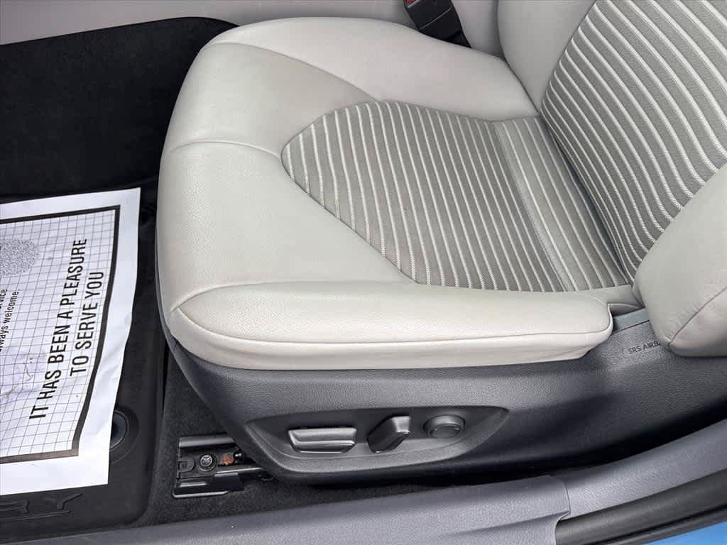 Used 2023 Toyota Camry SE FWD image 23