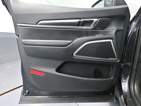 Used 2025 Kia Telluride S AWD/4WD image 18