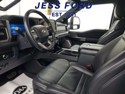 Used 2025 Ford F450 Platinum w/ FX4 Off-Road Package image 5