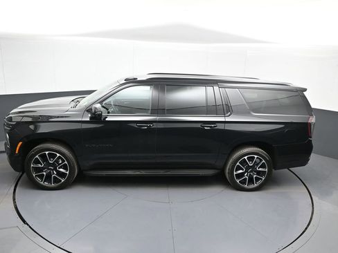 Used 2026 Chevrolet Suburban RST w/ Comfort Package AWD/4WD image 45