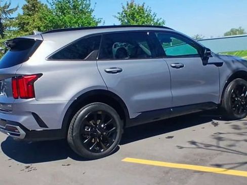 Certified 2023 Kia Sorento SX AWD/4WD image 3