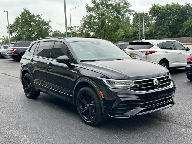 Certified 2024 Volkswagen Tiguan SE R-Line AWD/4WD image 3