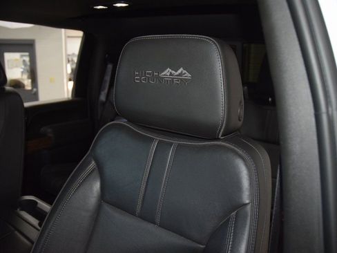 Used 2021 Chevrolet Silverado 2500 High Country w/ Z71 Off-Road Package image 41