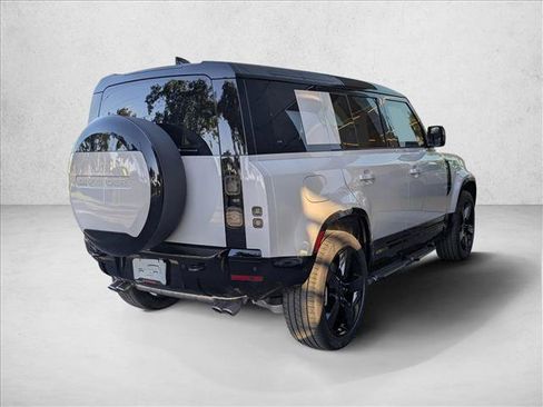 New 2026 Land Rover Defender 110 X-Dynamic SE image 2