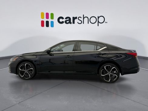 Used 2023 Nissan Altima 2.5 SR w/ SR Premium Package AWD/4WD image 2