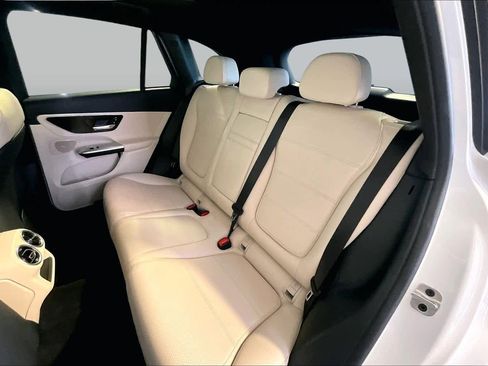 Used 2024 Mercedes-Benz GLC 300 4MATIC image 21