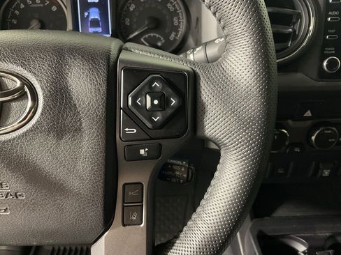Used 2021 Toyota Tacoma TRD Off-Road AWD/4WD image 26