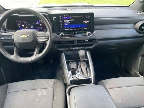 Used 2025 Chevrolet Colorado W/T w/ WT Custom Package RWD image 15