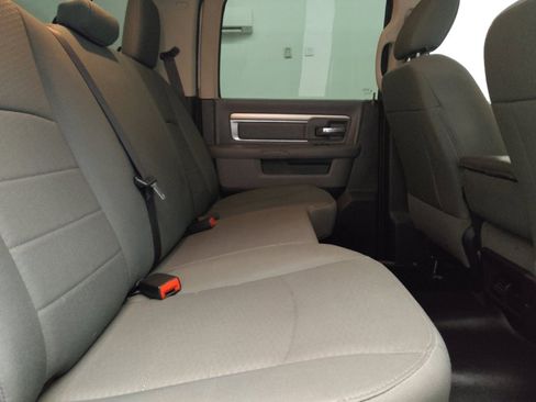 Used 2017 RAM 1500 Classic SLT AWD/4WD image 19