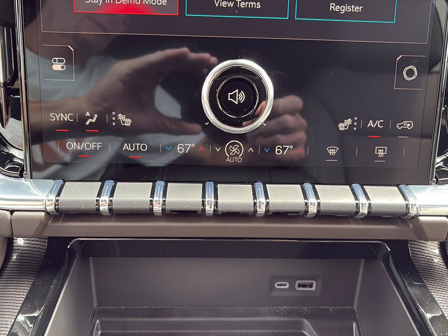 New 2026 GMC Yukon Elevation AWD/4WD image 18