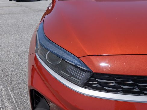 Used 2022 Kia Forte LXS w/ LXS Technology Package FWD image 9