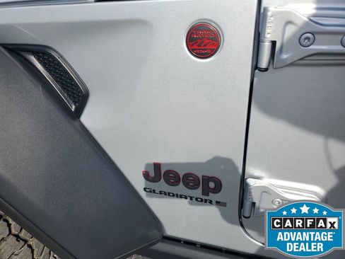 Used 2023 Jeep Gladiator Rubicon w/ LED Lighting Group image 41