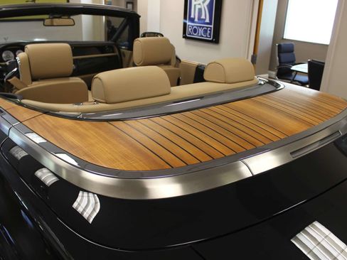 Used 2014 Rolls-Royce Phantom Drophead Coupe RWD image 20
