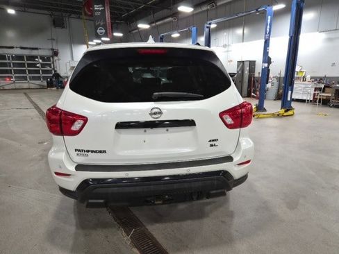 Used 2019 Nissan Pathfinder SL image 7