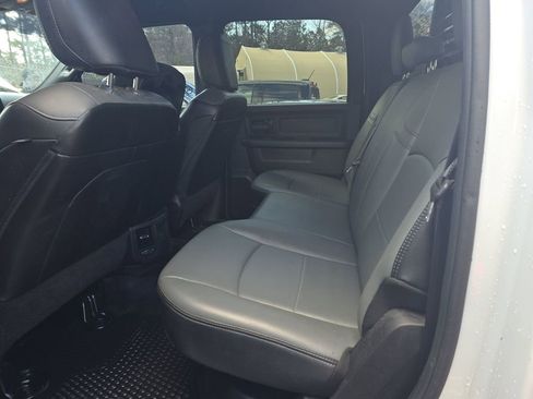 Used 2022 RAM 2500 Tradesman w/ Chrome Appearance Group image 5