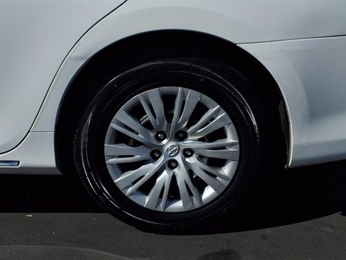 Used 2013 Toyota Camry LE image 4