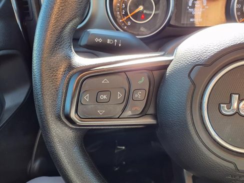 Used 2018 Jeep Wrangler Unlimited Sport image 14