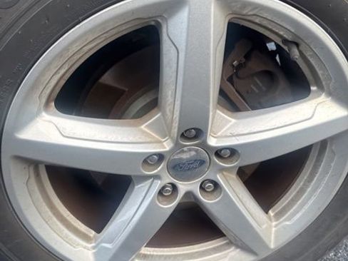 Used 2016 Ford Explorer XLT w/ Equipment Group 202A image 11