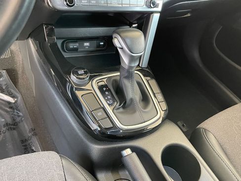 Used 2025 Kia Seltos S image 42