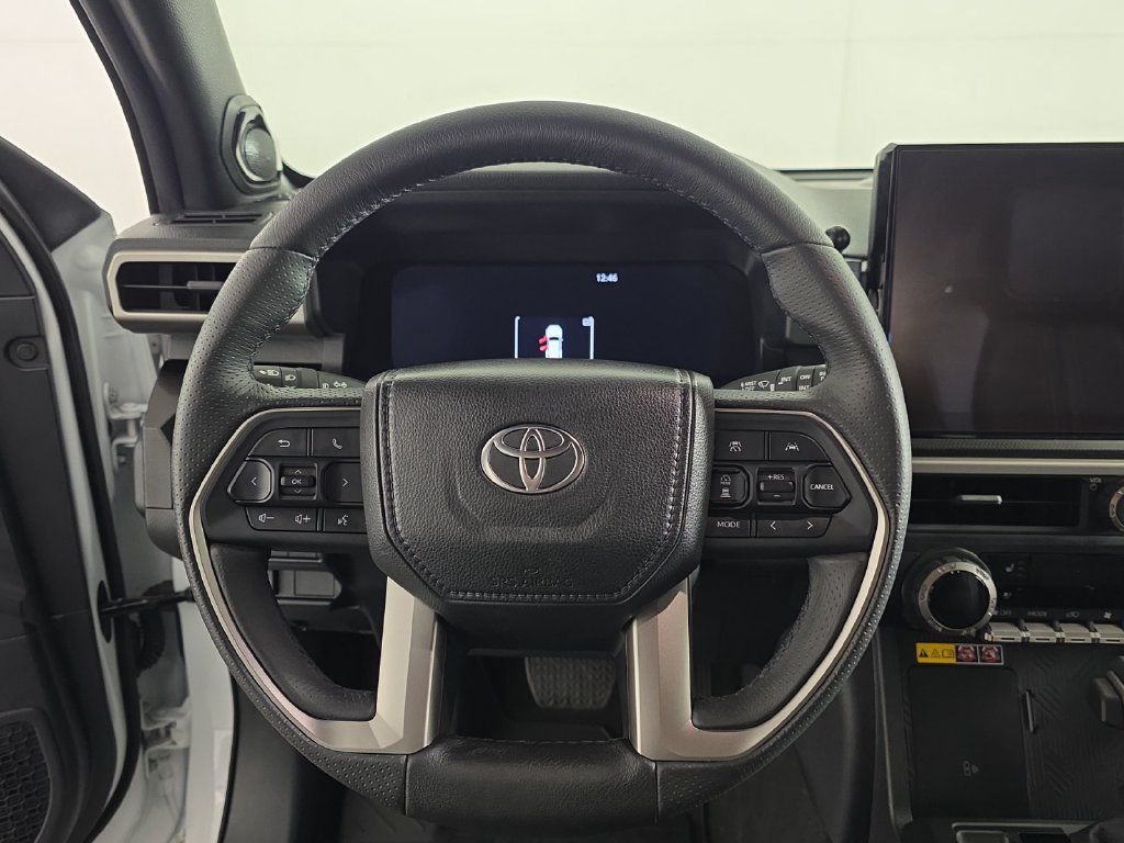 Used 2025 Toyota 4Runner Limited w/ Tow Technology Package AWD/4WD image 14