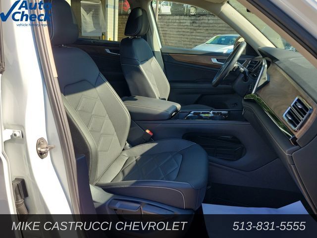 Used 2026 Volkswagen Atlas SE FWD image 28