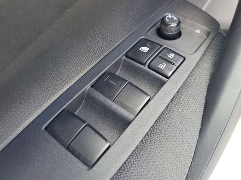 Certified 2023 Toyota Corolla LE image 18