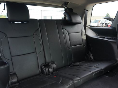 Used 2019 Chevrolet Tahoe LT w/ RST Edition AWD/4WD image 13