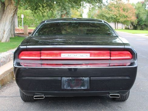 Used 2010 Dodge Challenger SE image 23