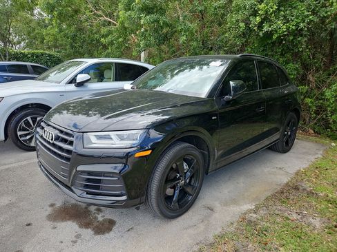 Used 2020 Audi Q5 2.0T Titanium Premium Plus w/ Premium Plus Package image 3