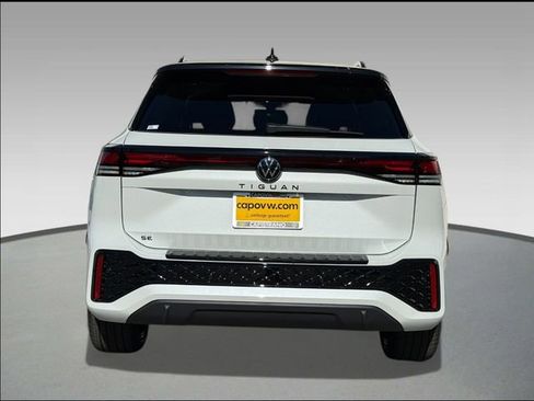 New 2026 Volkswagen Tiguan SE R-Line image 5