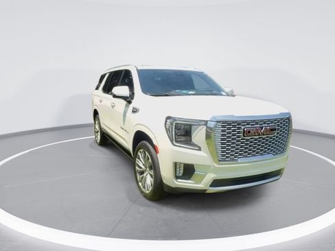 Used 2023 GMC Yukon Denali w/ Denali Reserve Package AWD/4WD image 2