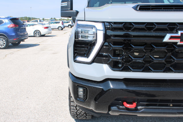 Used 2024 Chevrolet Silverado 2500 ZR2 w/ Technology Package AWD/4WD image 41