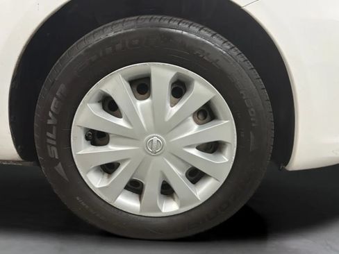 Used 2016 Nissan Versa SV FWD image 21