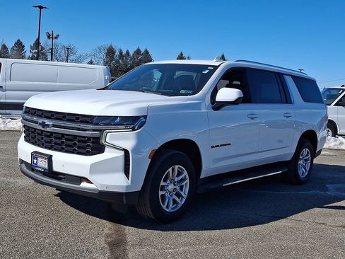 Used 2023 Chevrolet Suburban LS image 6