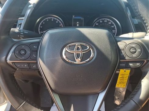 Used 2023 Toyota Camry SE FWD image 16