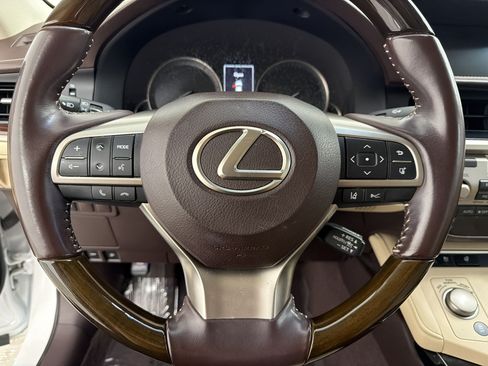 Used 2016 Lexus ES 350 w/ Premium Package w/Wood Trim FWD image 11