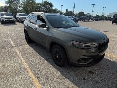 Used 2021 Jeep Cherokee Latitude Lux w/ Comfort/Convenience Group AWD/4WD image 4