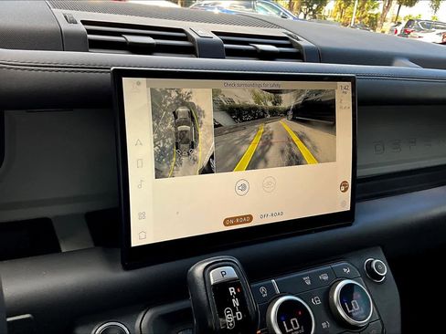 Used 2022 Land Rover Defender 110 X-Dynamic HSE image 24