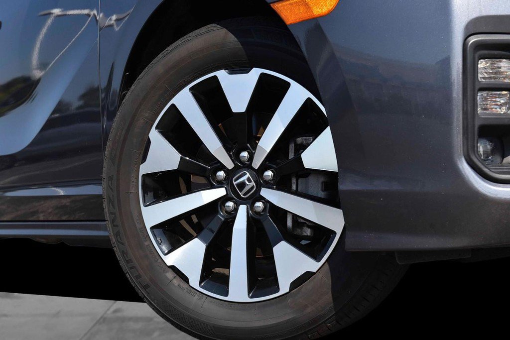 Certified 2026 Honda Odyssey EX-L image 3