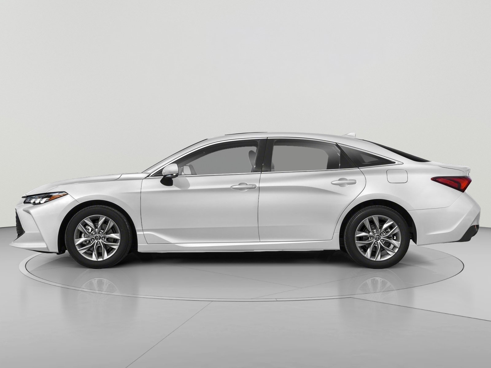 Used 2019 Toyota Avalon Limited w/ Advanced Safety Package FWD image 3