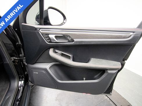 Used 2023 Porsche Macan GTS w/ GTS Sport Package image 43