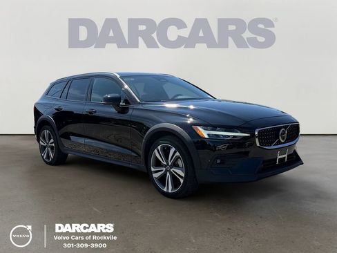 Certified 2024 Volvo V60 B5 Cross Country Plus w/ Protection Package Premier AWD/4WD image 1