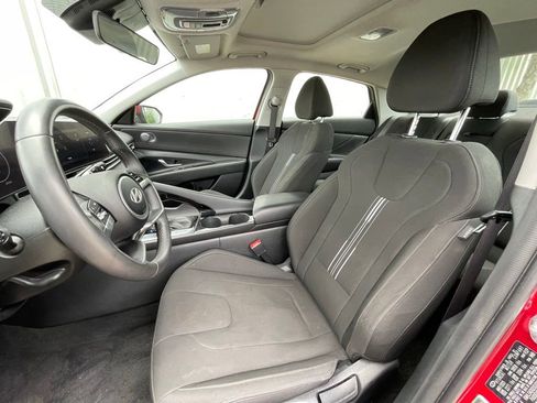 Used 2025 Hyundai Elantra SEL FWD image 22