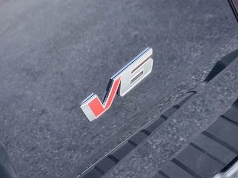 Used 2021 Chevrolet Colorado Z71 w/ Z71 Midnight Edition image 9