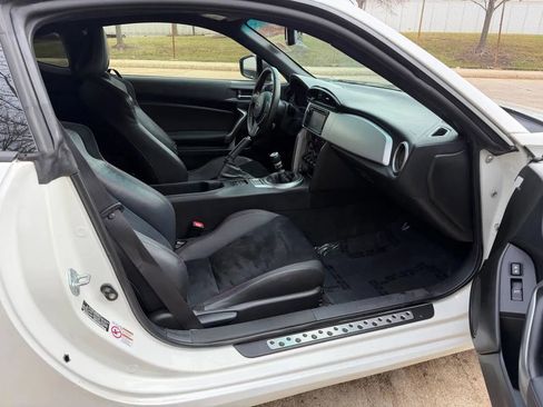 Used 2013 Subaru BRZ Limited w/ Popular Pkg 2C image 25