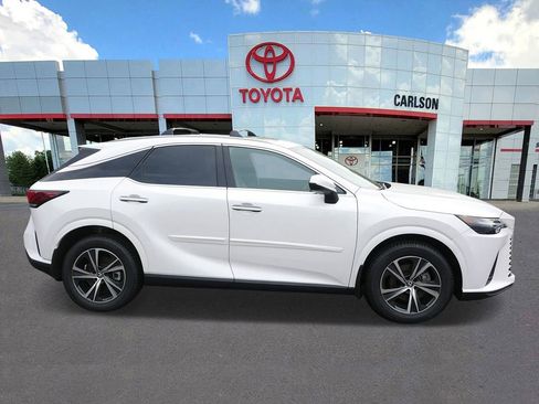 Used 2023 Lexus RX 350 Premium w/ Accessory Package AWD/4WD image 4