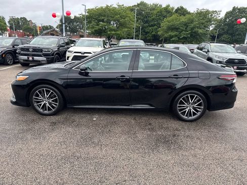 Used 2022 Toyota Camry XLE AWD/4WD image 4