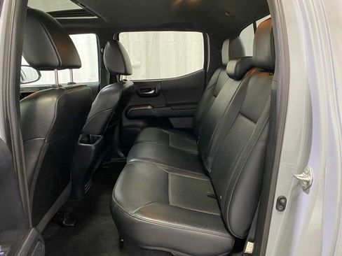 Certified 2018 Toyota Tacoma TRD Sport image 11