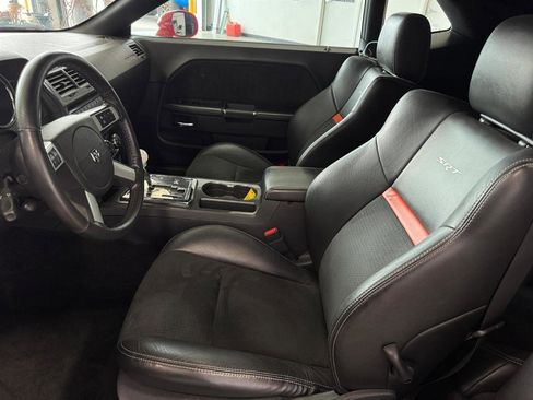 Used 2008 Dodge Challenger SRT8 RWD image 9