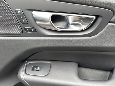 Used 2023 Volvo XC60 B5 Ultimate w/ Protection Package Premier FWD image 19